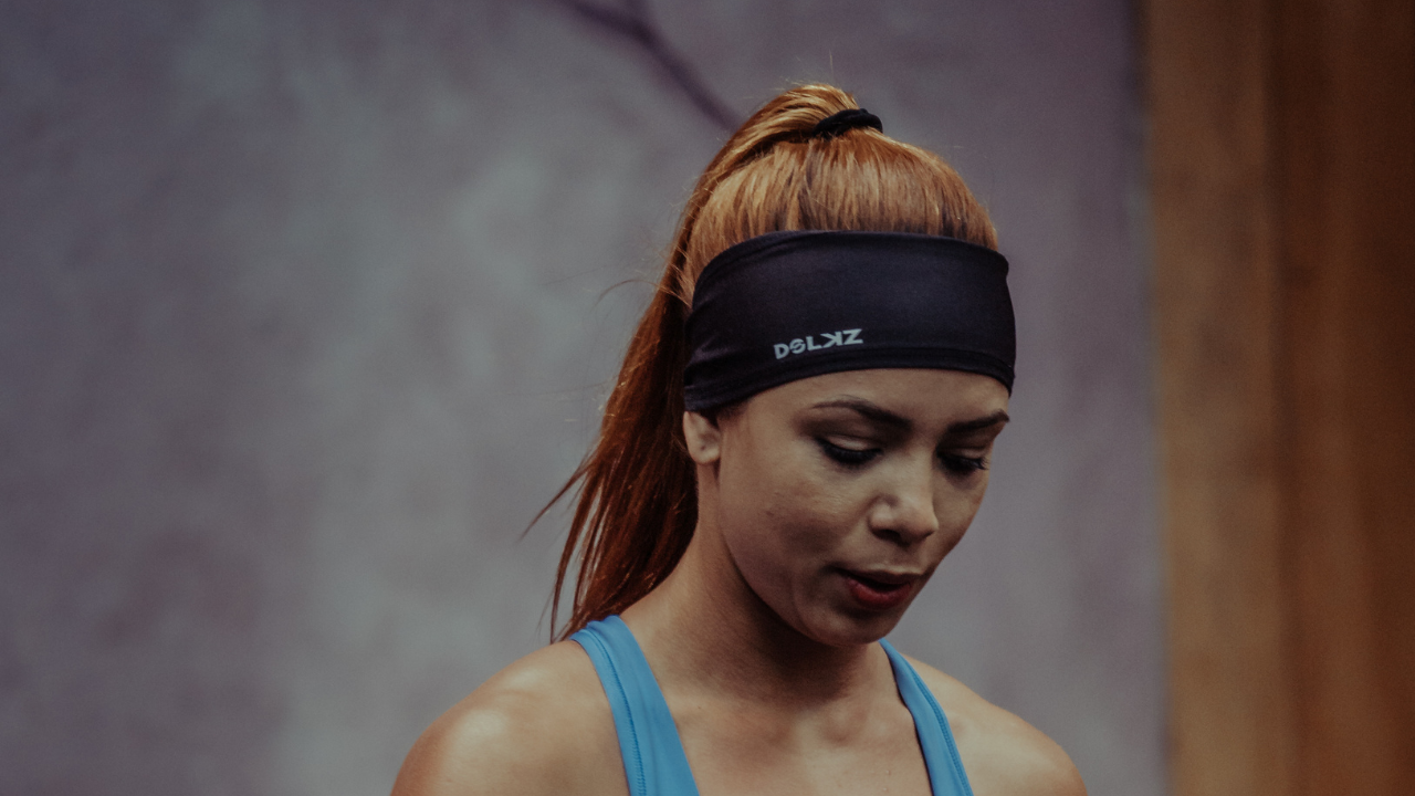 Headband Preta Combina com Tudo - DOLKZ